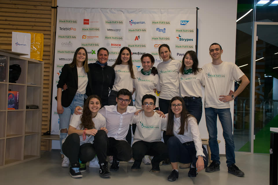 Илюстрация към статия на ТУЕС: Hack TUES GG - технологии в синхрон с природата